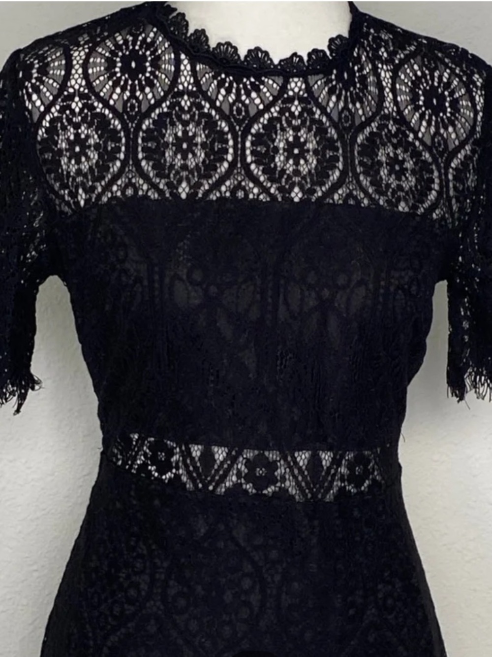 Mi ami Black Lace Short-Sleeve Midi Sheath Cutout Dress Size XS